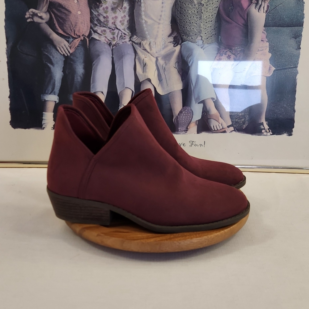 Serra Maroon Faux Suede Ankke Booties. Size 8